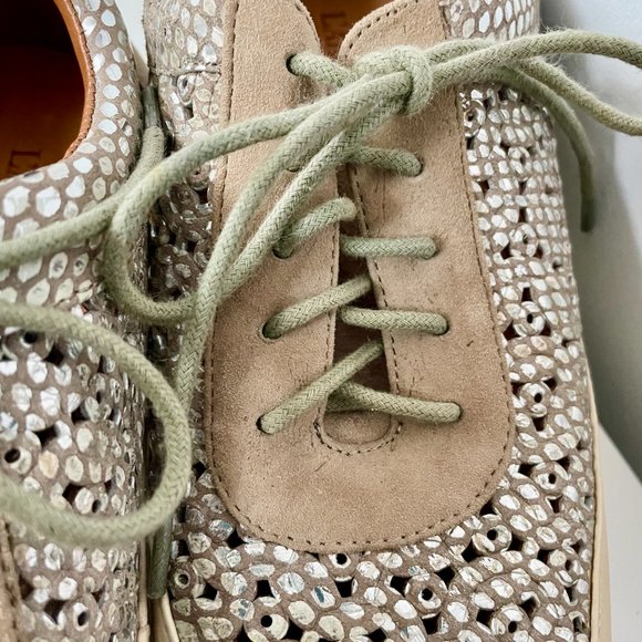 "L'Amour Des Pieds" Beige & Silver Lace-Up Casual Shoes - Picture 12 of 12